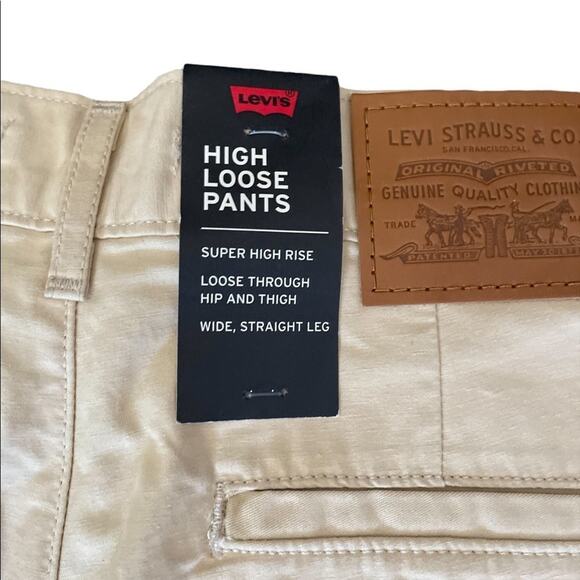 NWT Levi’s Super high rise loose khaki pleated wide leg pants size 26x30 - Picture 8 of 10